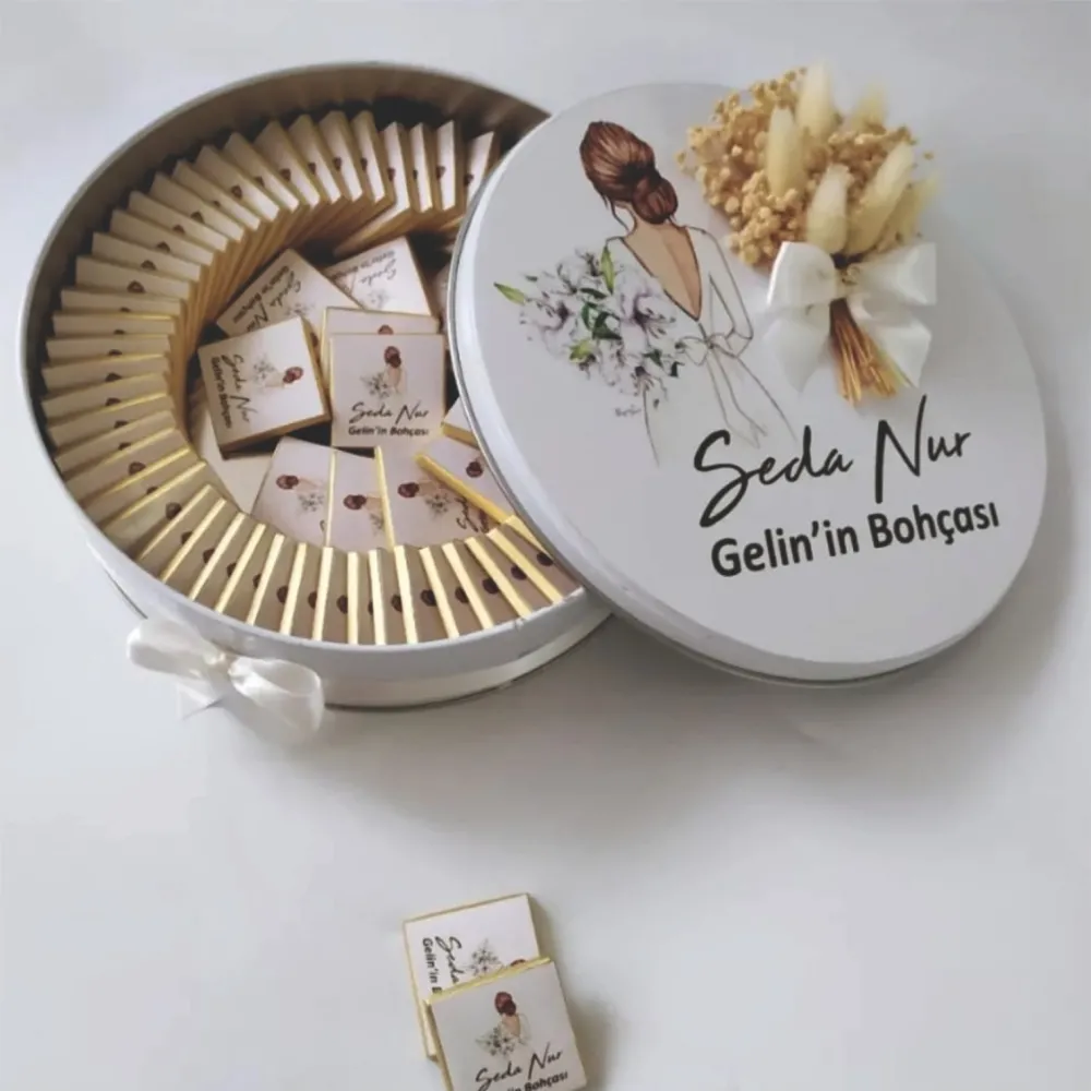 Metal Kutu Bohça Çikolatası 75 Adet